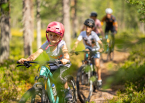 Cyklister barn på MTB Orsa Grönklitt