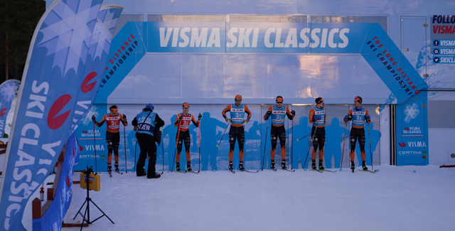 Längdskidåkare vid start under tävlingen Visma Ski Classic i Orsa Grönklitt